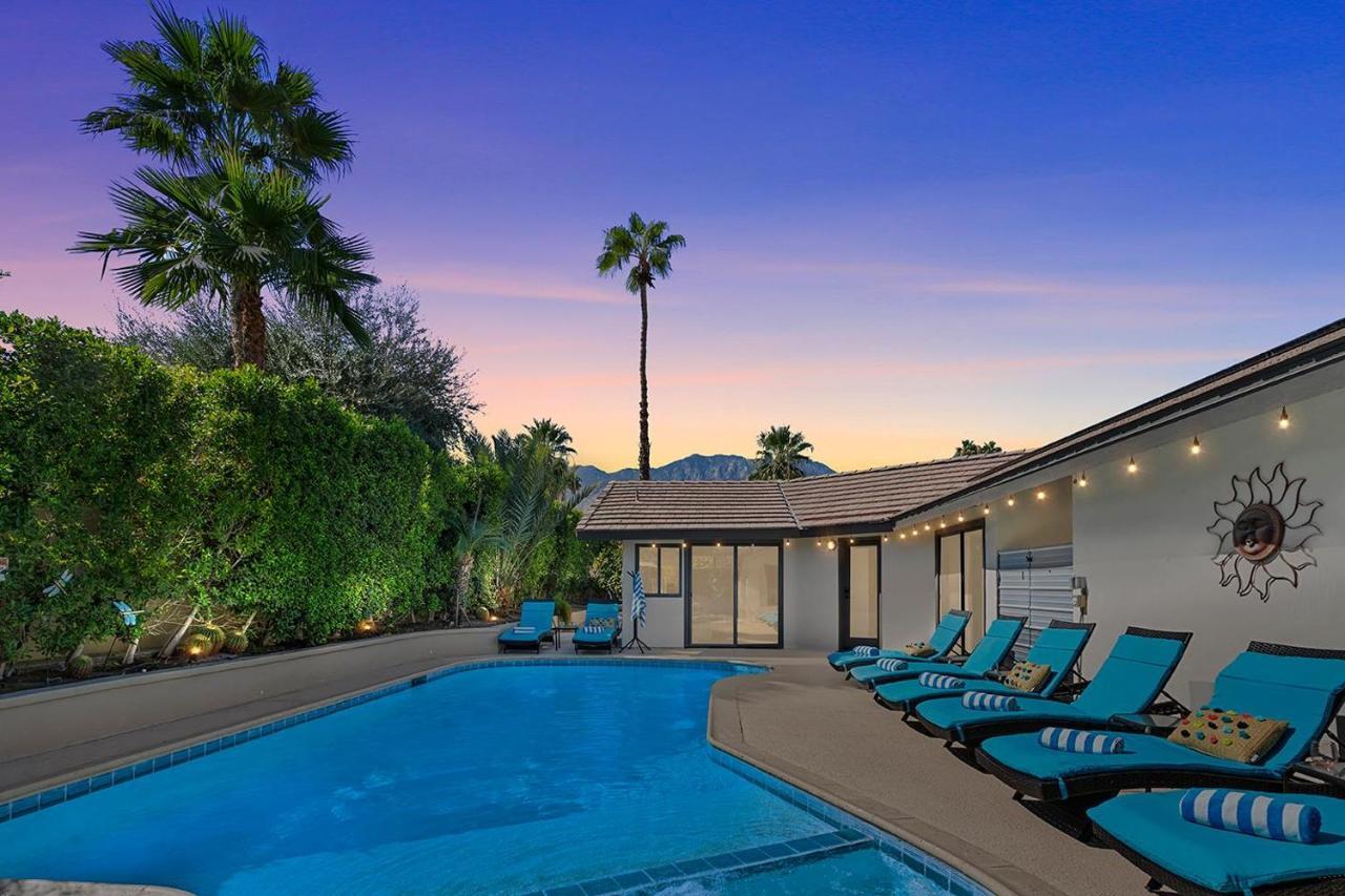 Los Compadres Oasis - 5 Bedroom Palm Springs Exterior photo