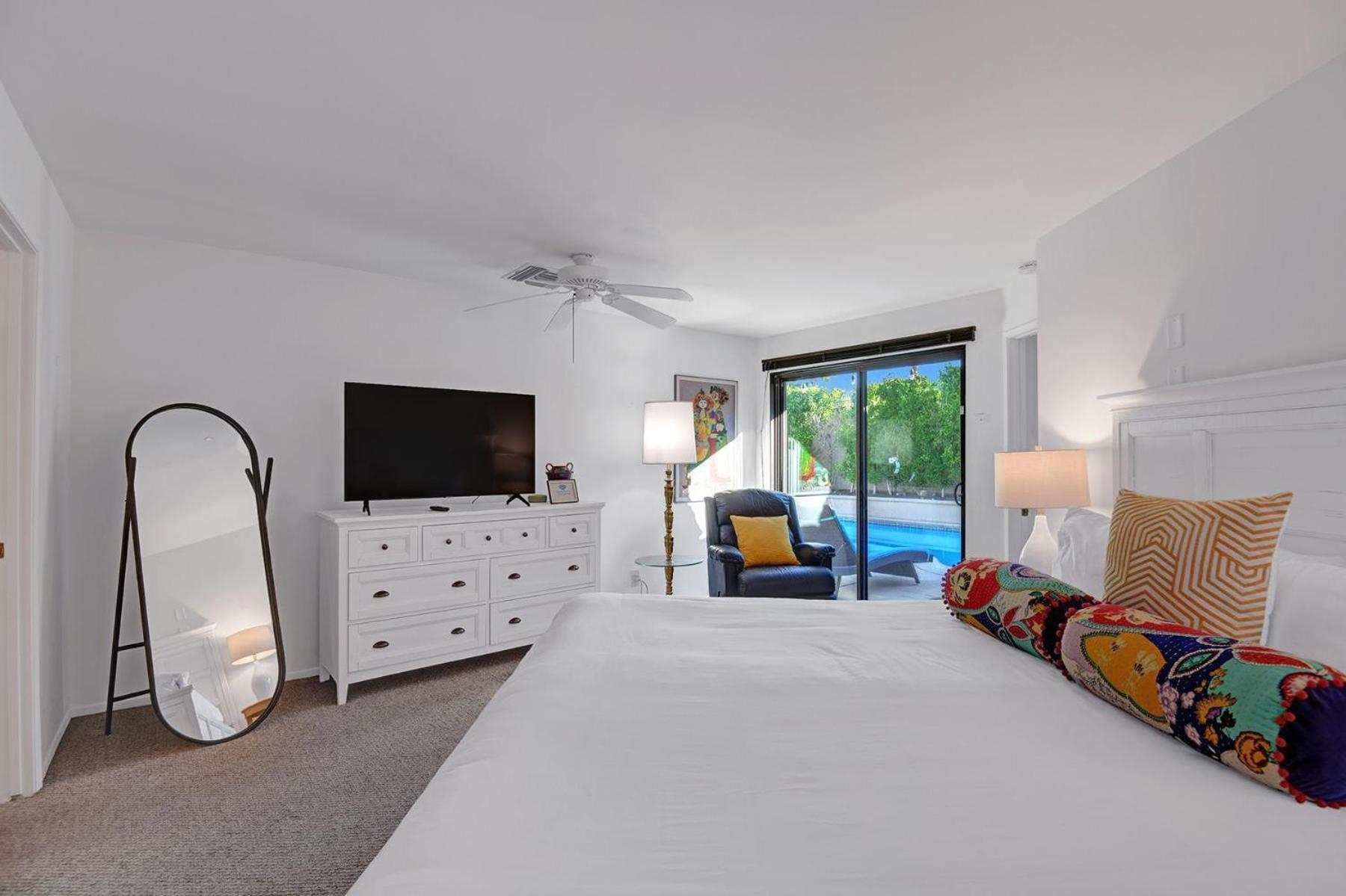 Los Compadres Oasis - 5 Bedroom Palm Springs Exterior photo